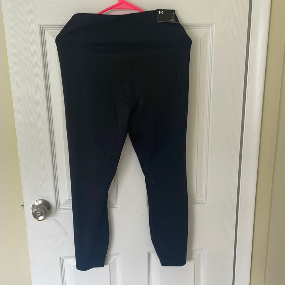 Under Armour Fitted Black Ankle Leggings